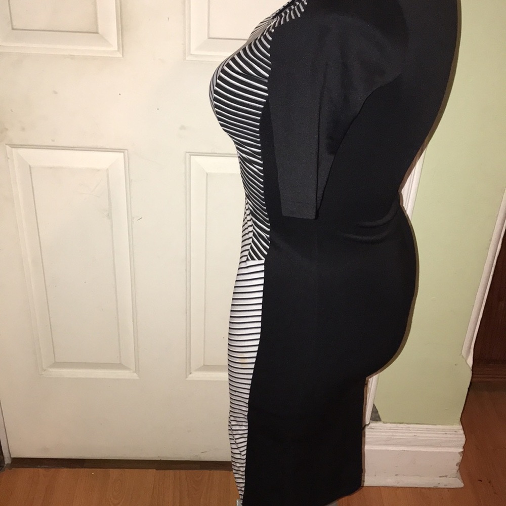 Dress - Picture 2 of 4